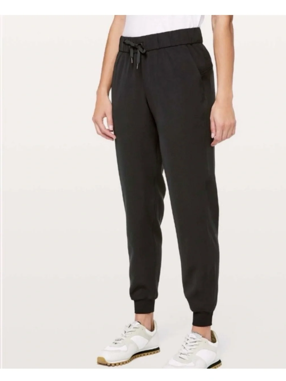 Lululemon Women's Black Jogger Pants - on the fly